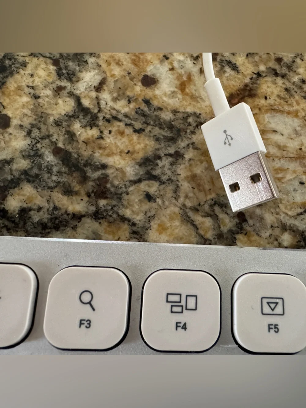 Slim White Wired USB Keyboard